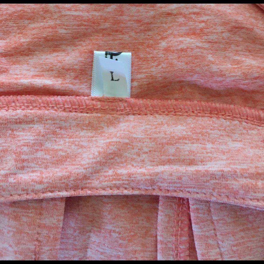 💥NEW💥 Light Peachy/Pink Heathered Cut Out Top - Picture 4 of 4