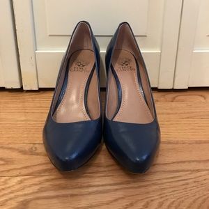 VINCE CAMUTO leather pumps