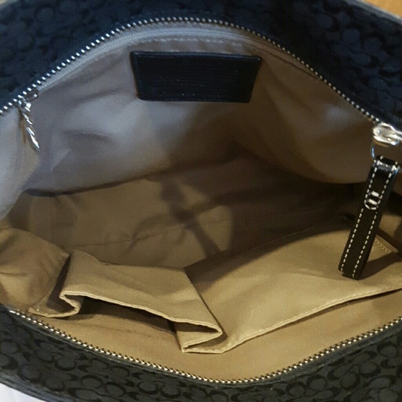 Coach Signature Handbag like new!! - Picture 6 of 6