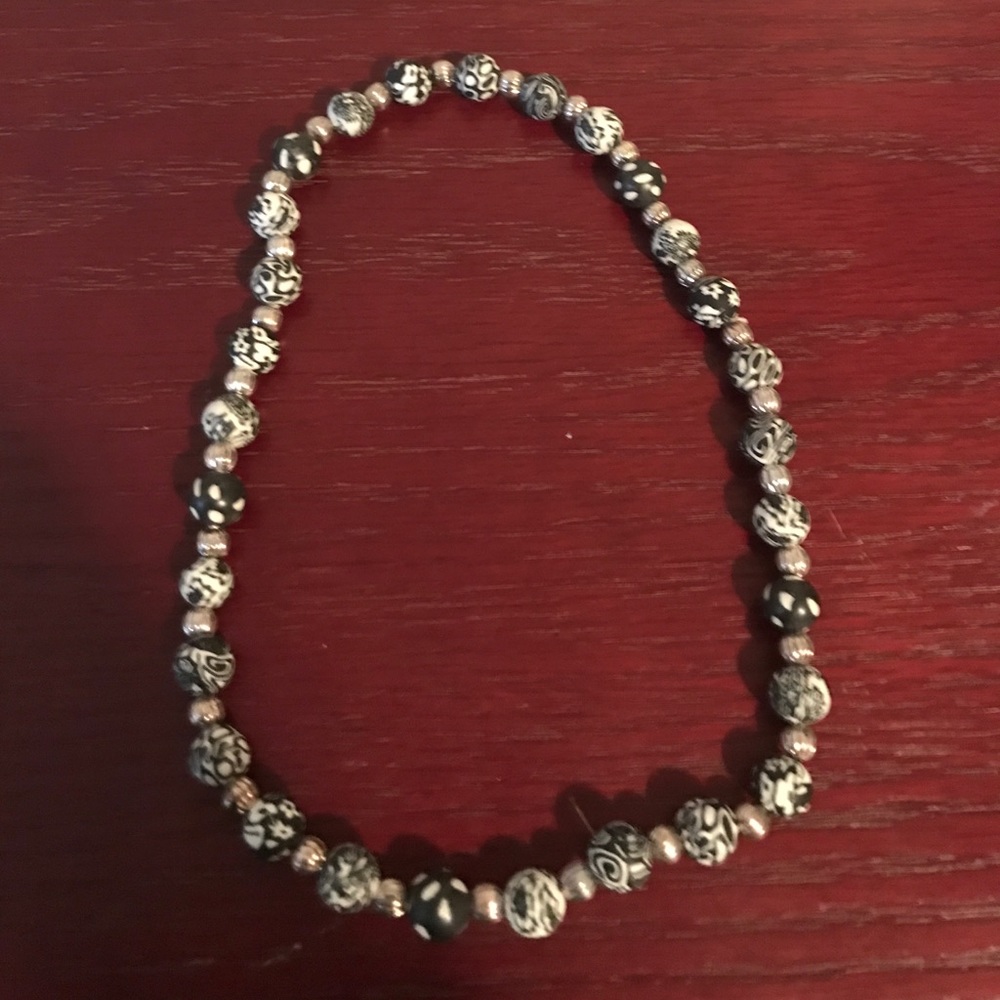 Stretch black necklace
