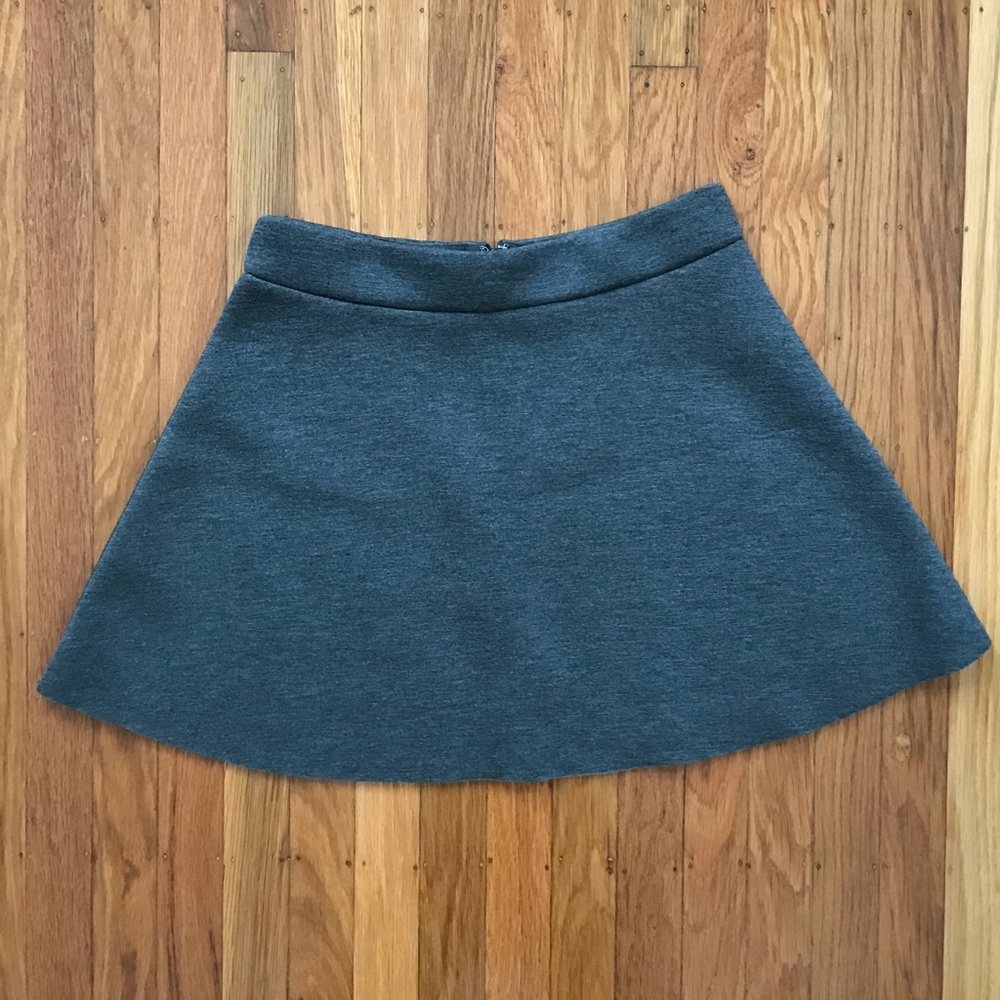 Banana Republic gray flared skirt