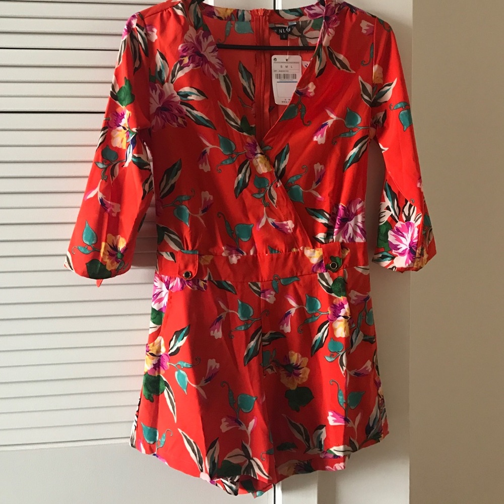 Size S, bright, floral romper! BRAND NEW/ TAGS!