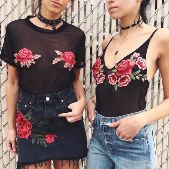 New rose patch mesh vneck bodysuit - Picture 5 of 7