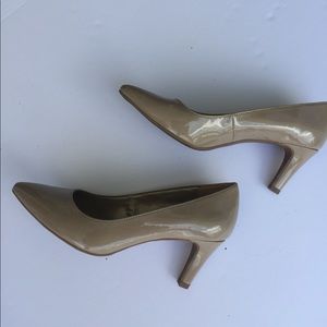 Bandolino pumps
