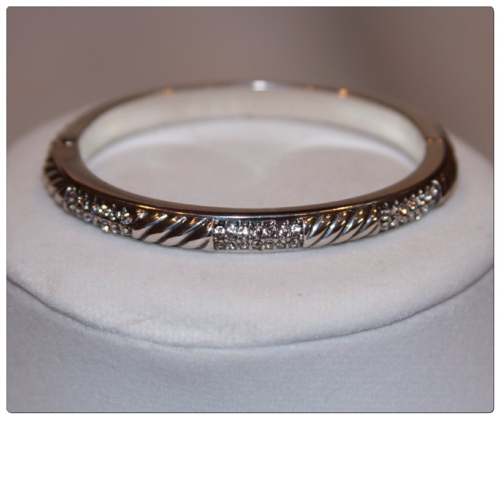 🆕 Brighton Sacred Heart Hinged Bangle