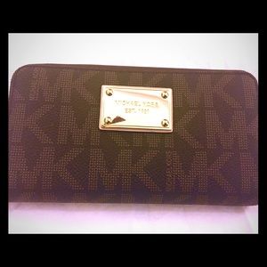 Michael Kors logo wallet