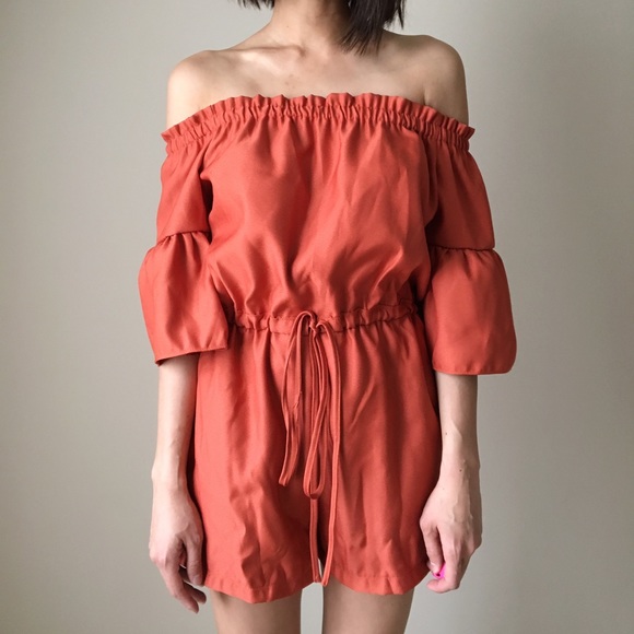 HAVANA high quality off shoulder romper. - Picture 2 of 4