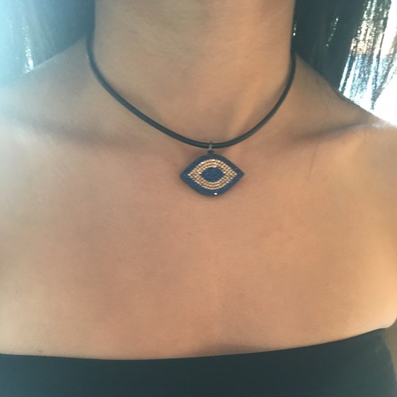 Chocker - Picture 3 of 3