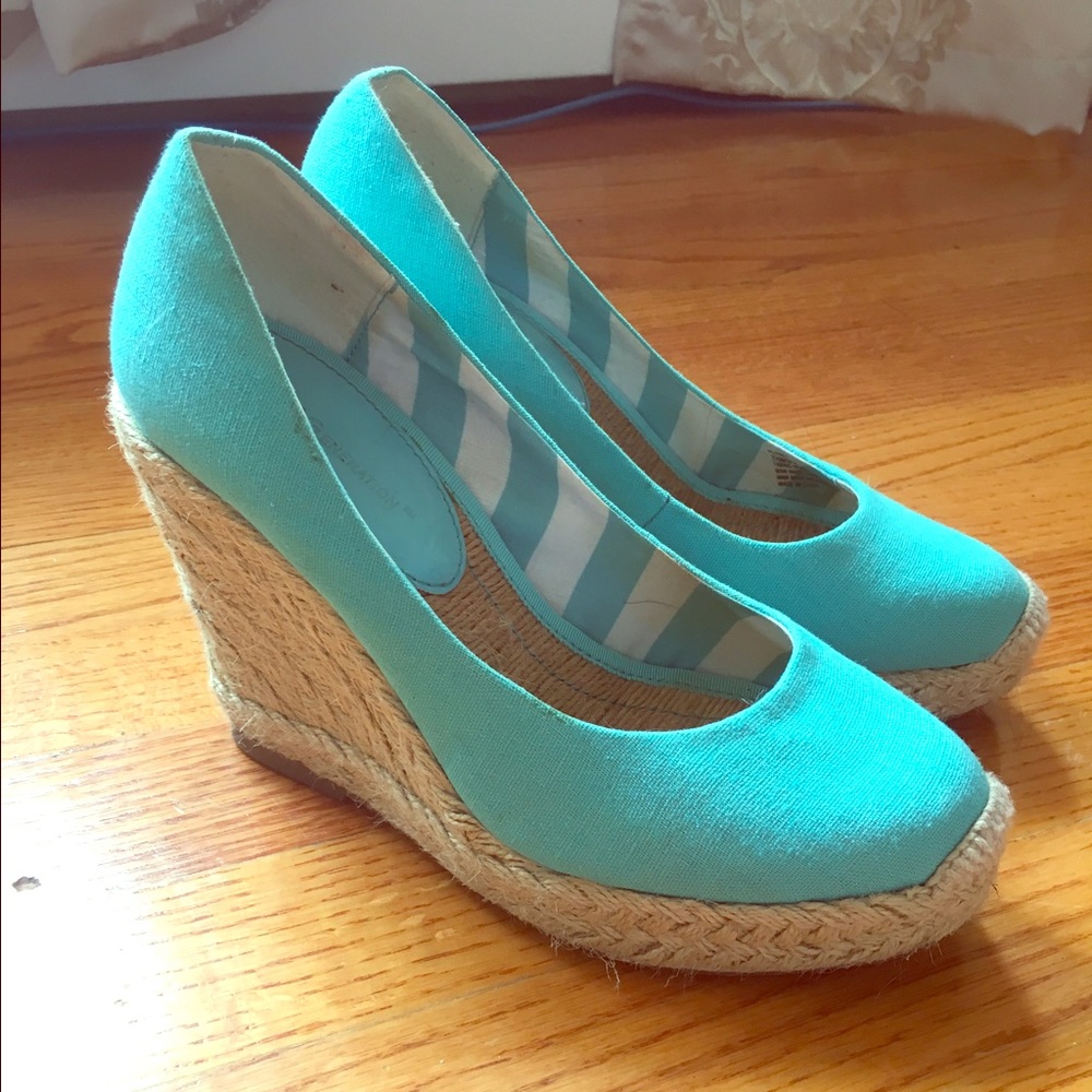 BCBGeneration Tiffany Blue Platform Wedges 7.5