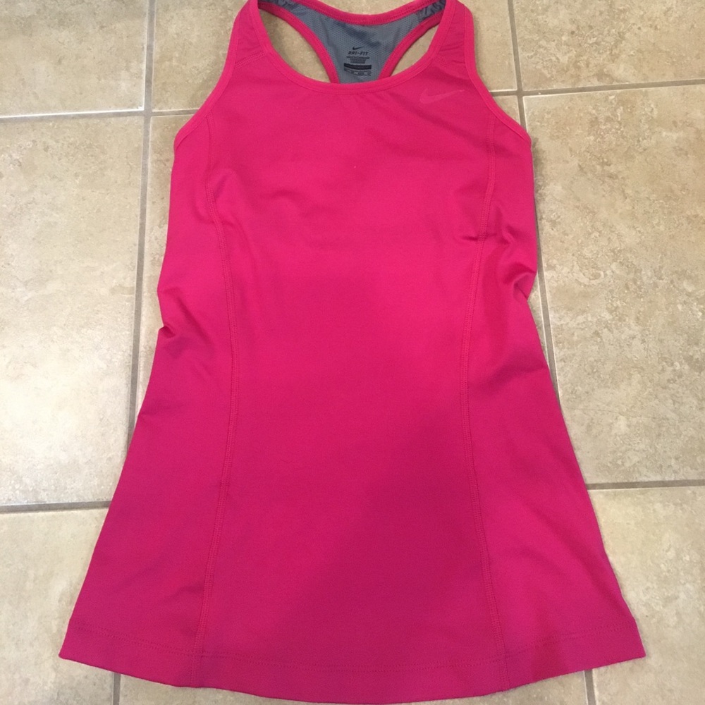 Nike dark pink XS workout tank excellent condition