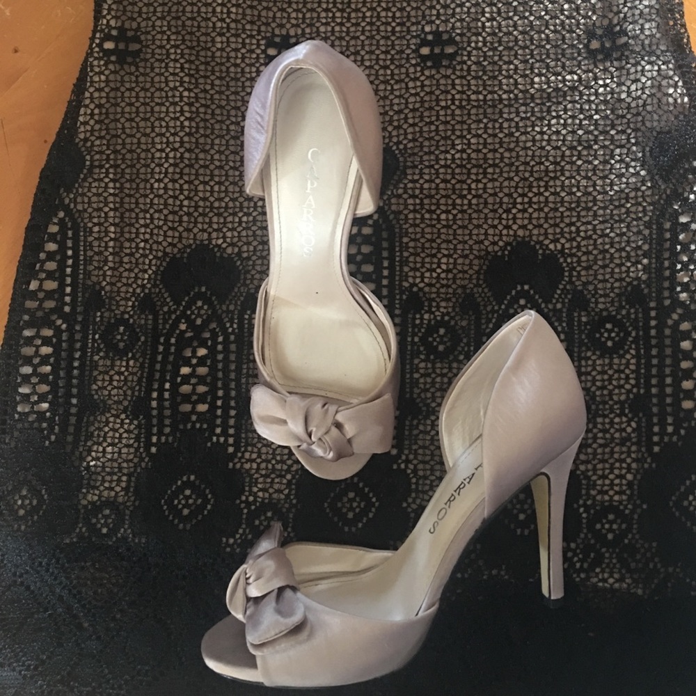 ✨NIB, CAPARROS, Nude Satin, Peep-Toe, High Heels✨