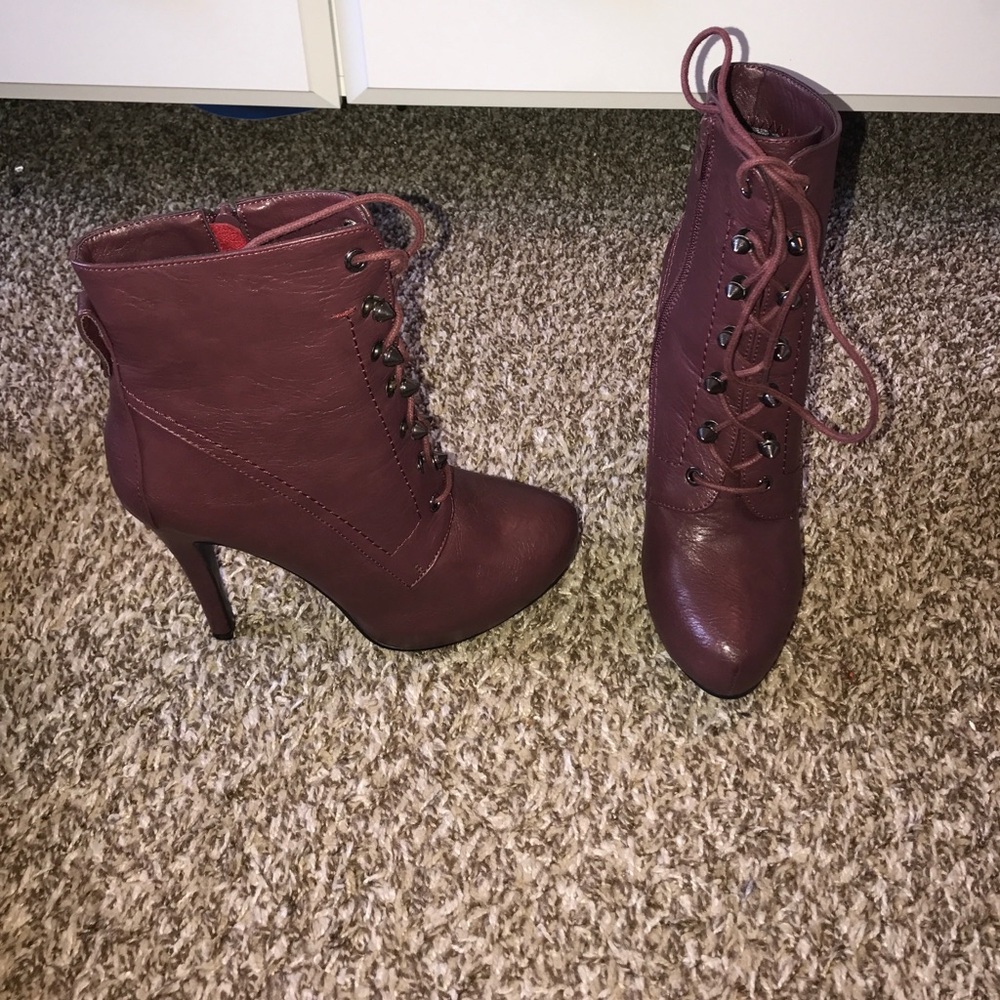 Bakers burgundy booties✨