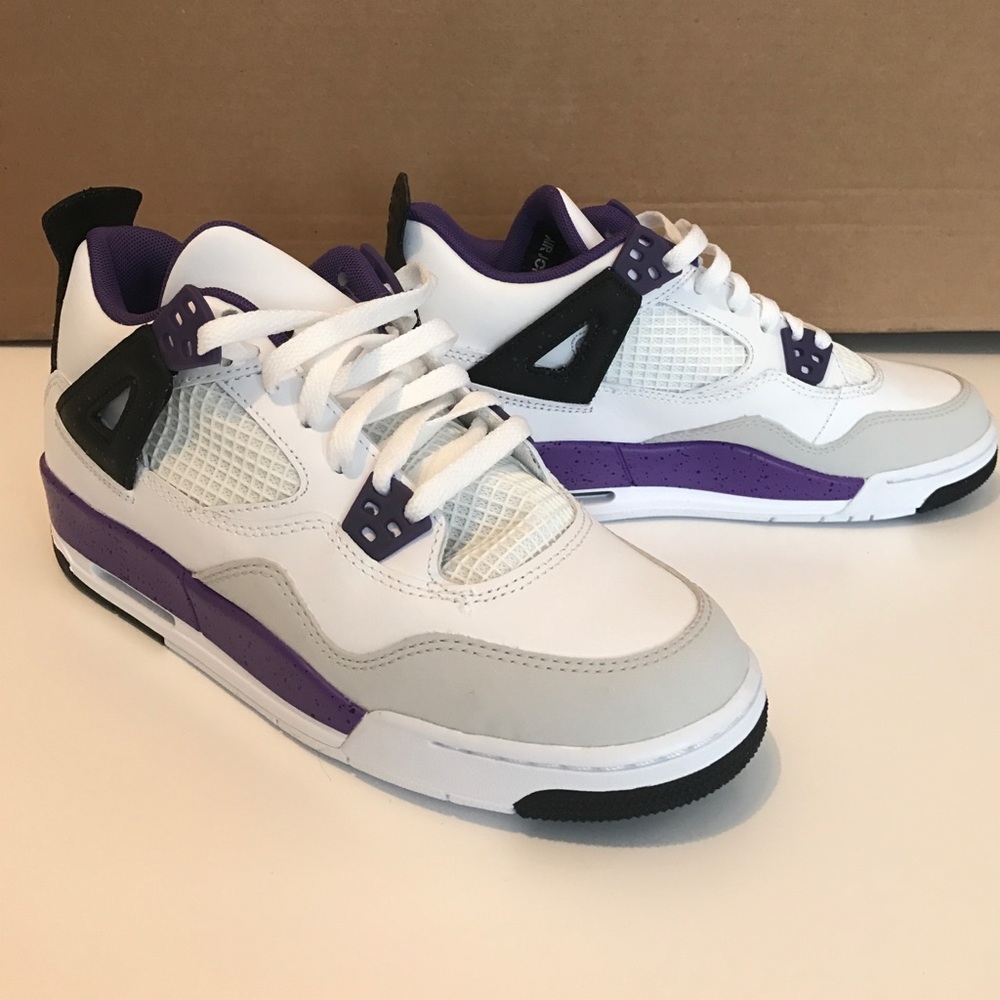 Air Jordan 4 :: Ultraviolet