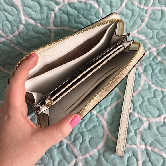 (SOLD) Michael Kors Wristlet - Picture 3 of 3