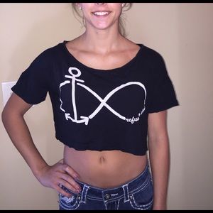 Short sleeve flowy crop top