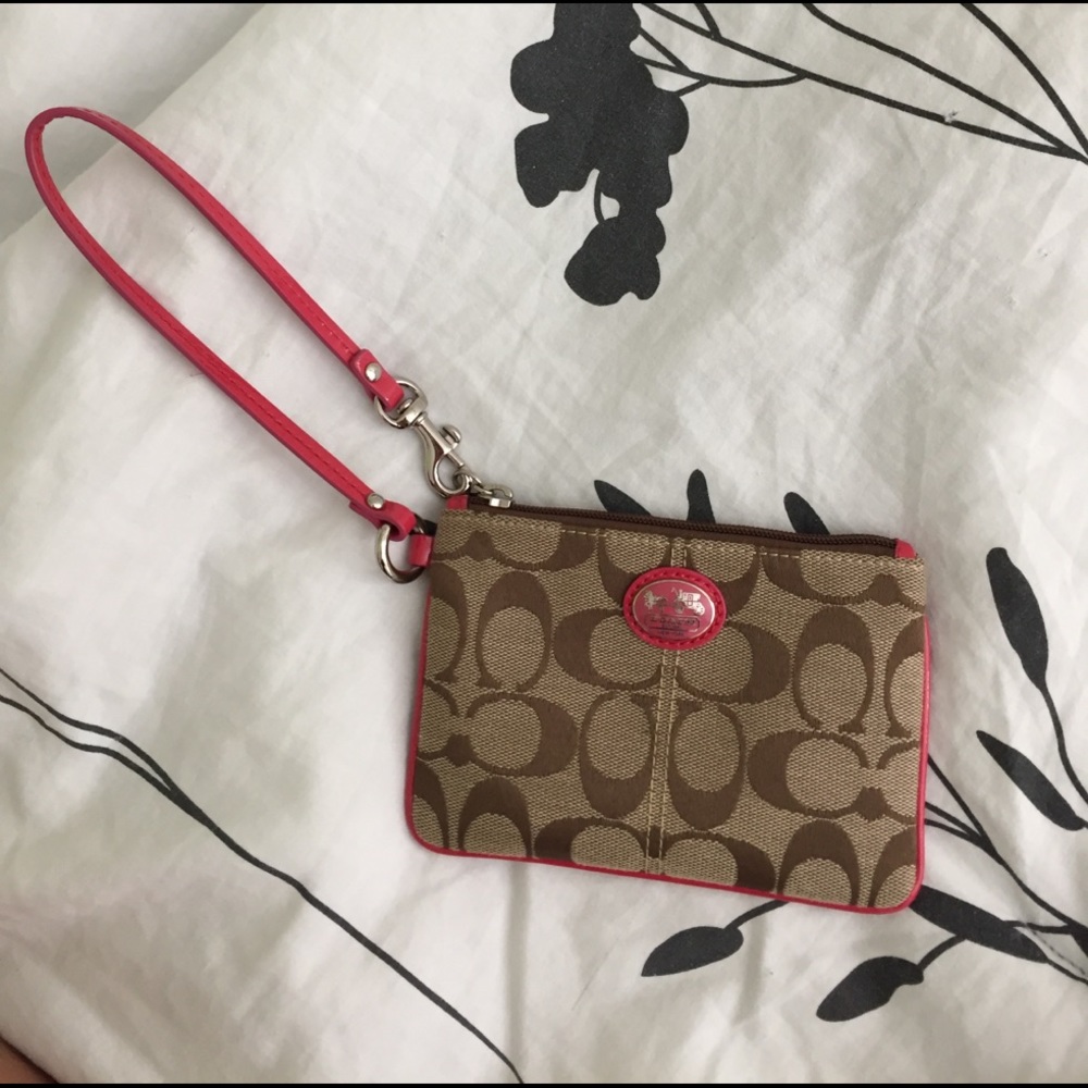 Coach Cute Wristlet