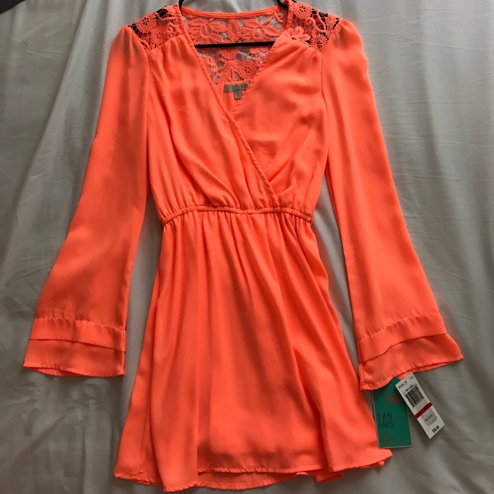 Bright coral Gianni Bini dress. Size xs!