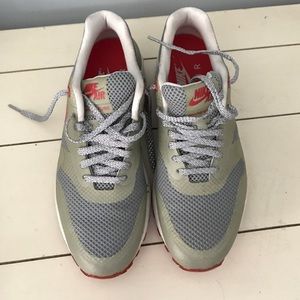 Size 7.5 Nike Air Max 1. Rarely worn.