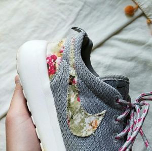 NIKE Roshe Custom Floral Print & Grey