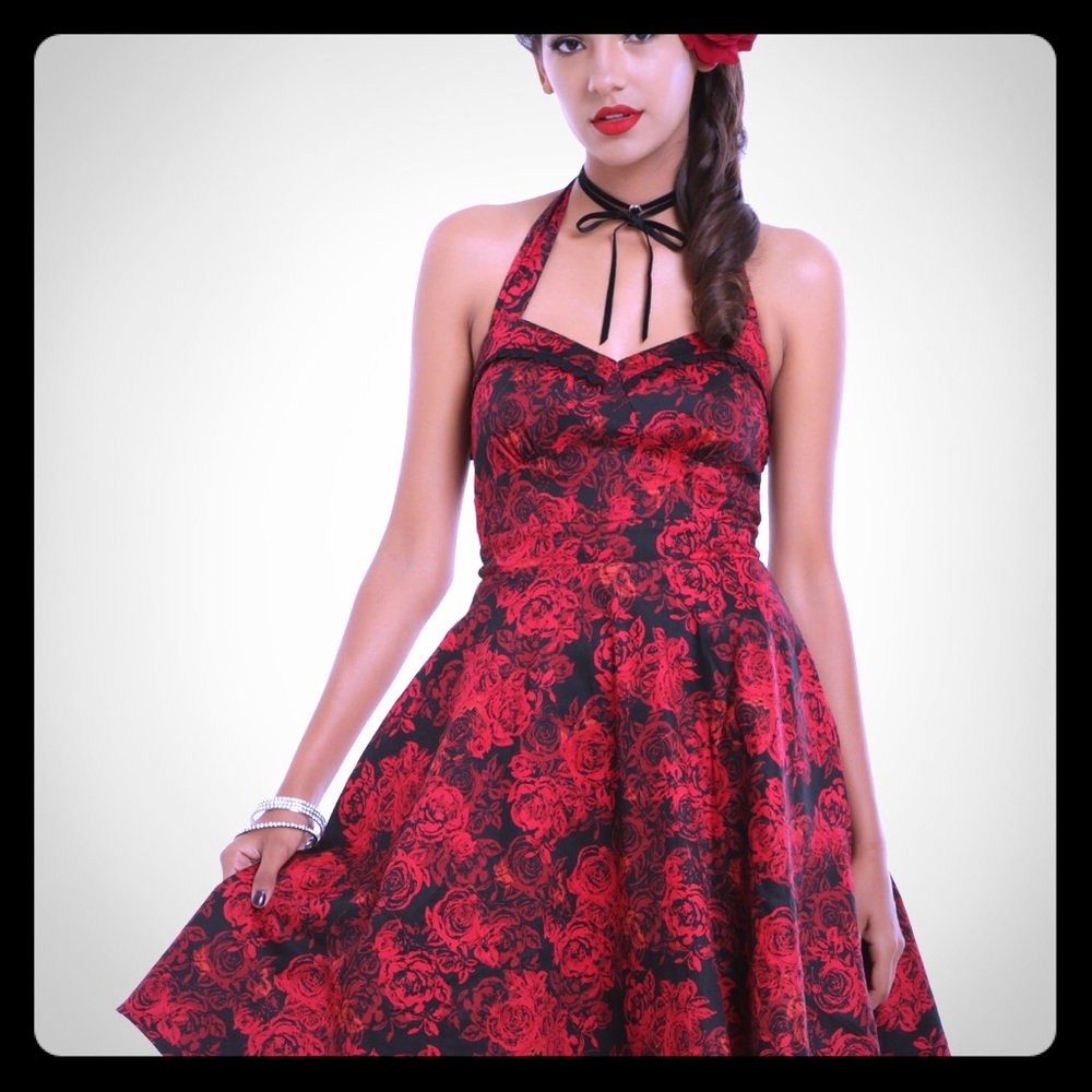 NEW!! Vintage Hot Topic floral halter dress 👗 🌺
