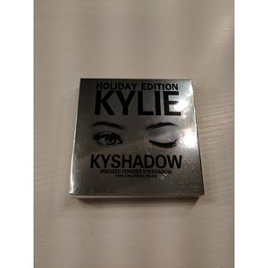 Kylie 2016 Holiday Pallet