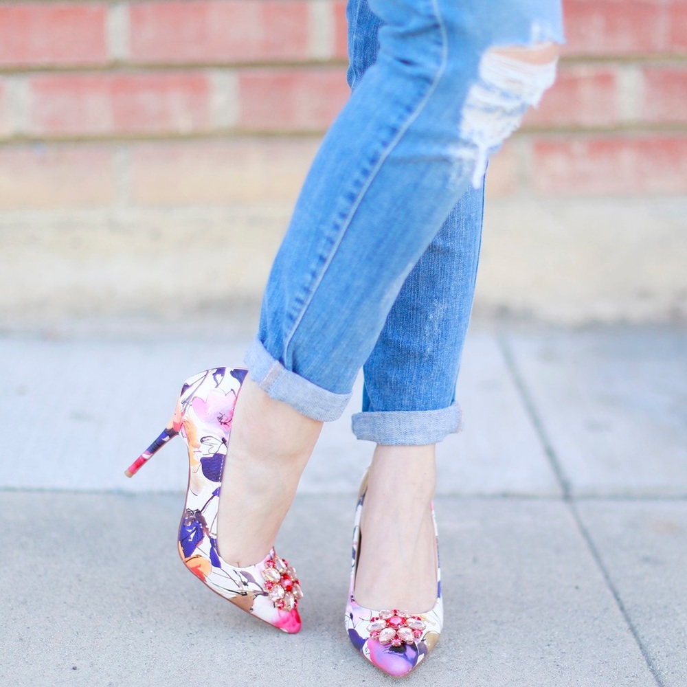 Faux Leather Floral Pumps w Embellished Toe 6.5