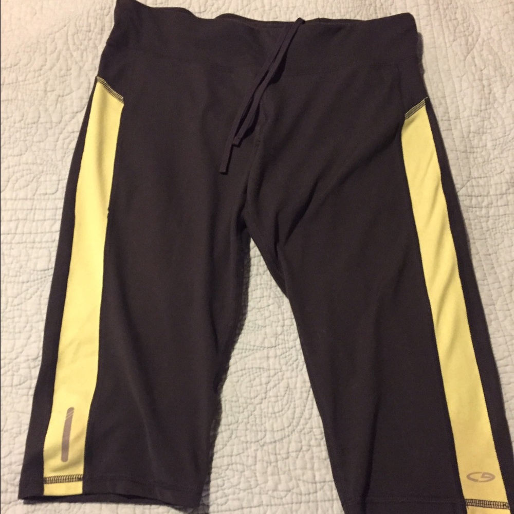 Large workout capris