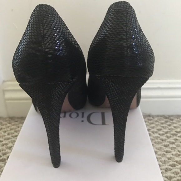 BCBG Pumps - Picture 3 of 4