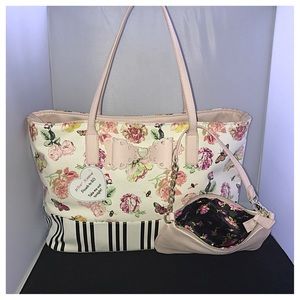 ♥️NWT Betsey Johnson 2-1 Scallop Bow Tote w/ Pouch