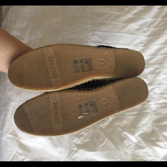 Soludos Black Canvas Camera/Sunglass Espadrilles 7 - Picture 3 of 3