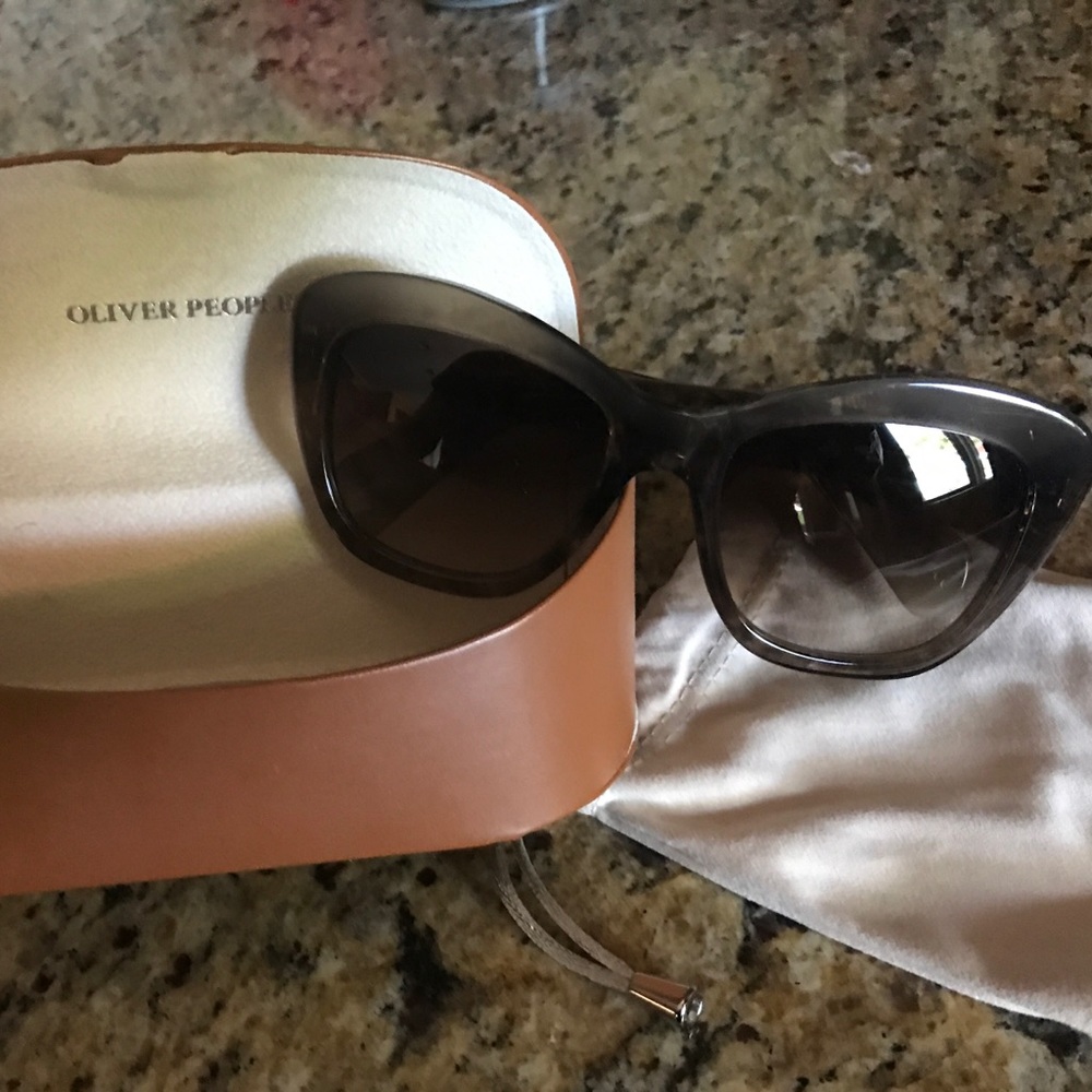 Oliver people's sun glasses