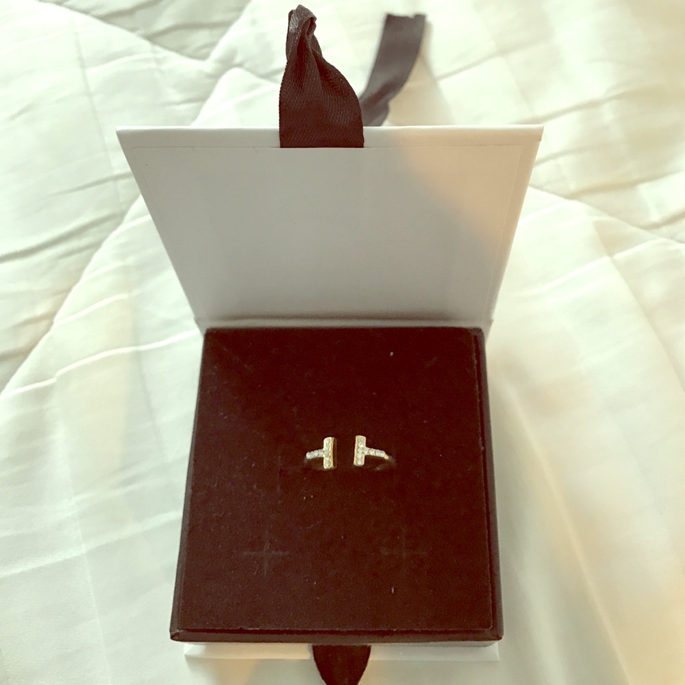 Cute little boxed ring