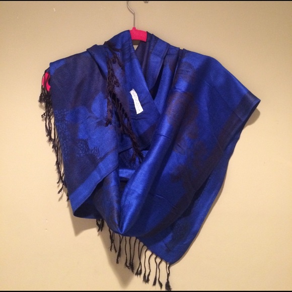 Scarf - Picture 2 of 2