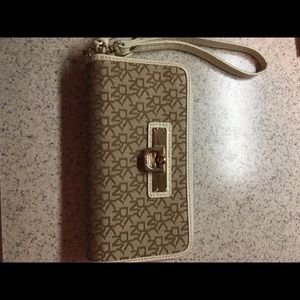 DKNY wallet