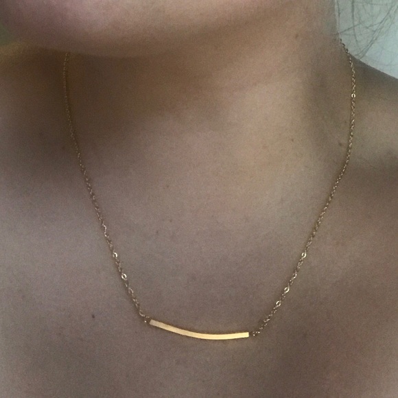 18k gold pltd. stainless steel curved bar necklace - Picture 4 of 4