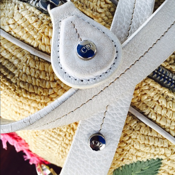 🌺Limited Edition Christian Dior Flower Bag🌺 - Picture 4 of 8