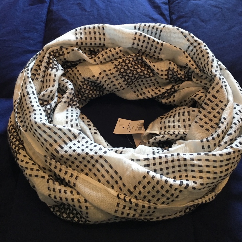 NWT LOFT infinity scarf