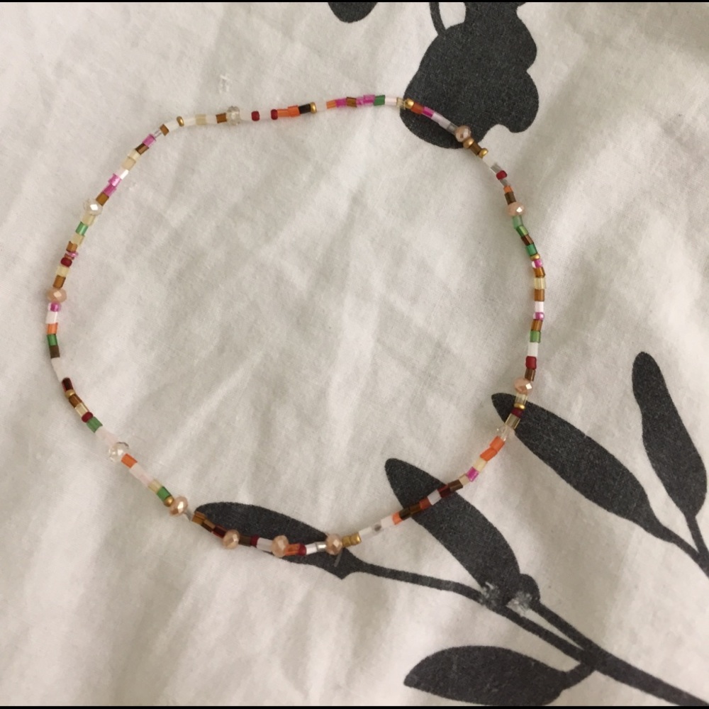 Stretchy colorful beaded choker