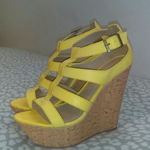 Shoe Dazzle Yellow wedge platforms