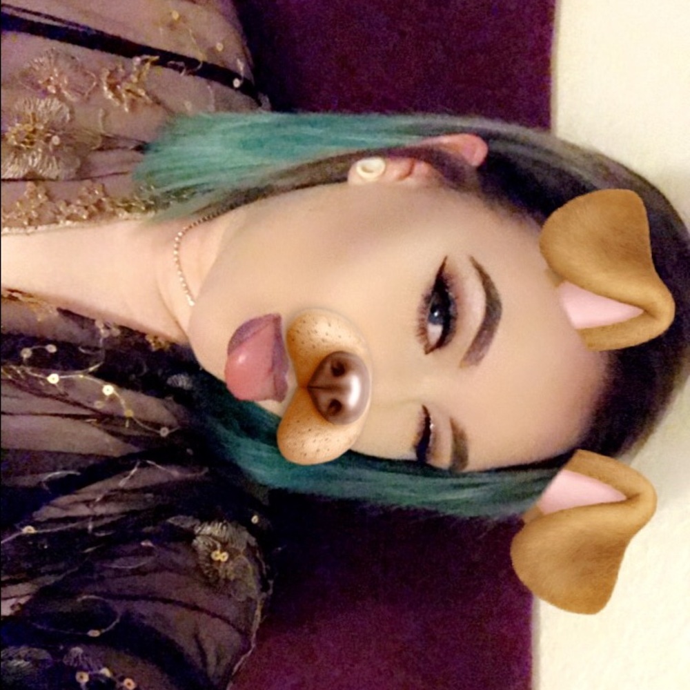 Meet your Posher, Kayla