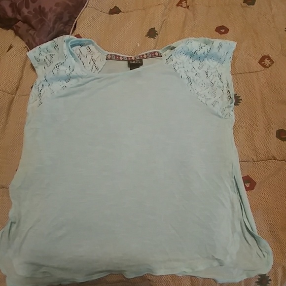 Top - Picture 1 of 2