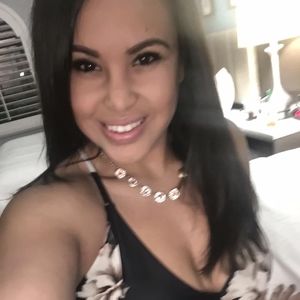 Meet your Posher, Thalia