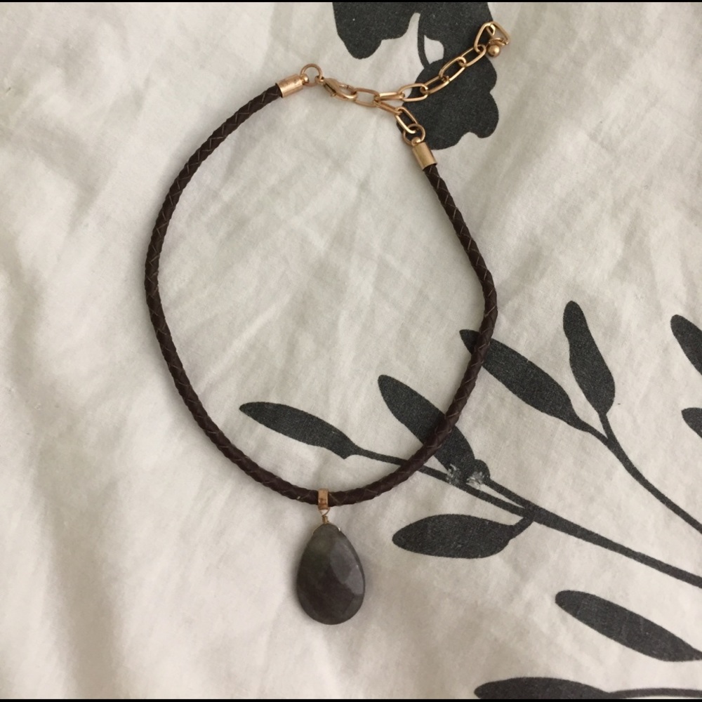 Choker with grey-ish stone