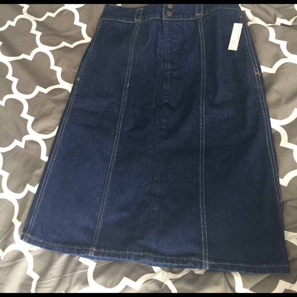 New Vintage Calvin Klein denim Skirt fits a Small