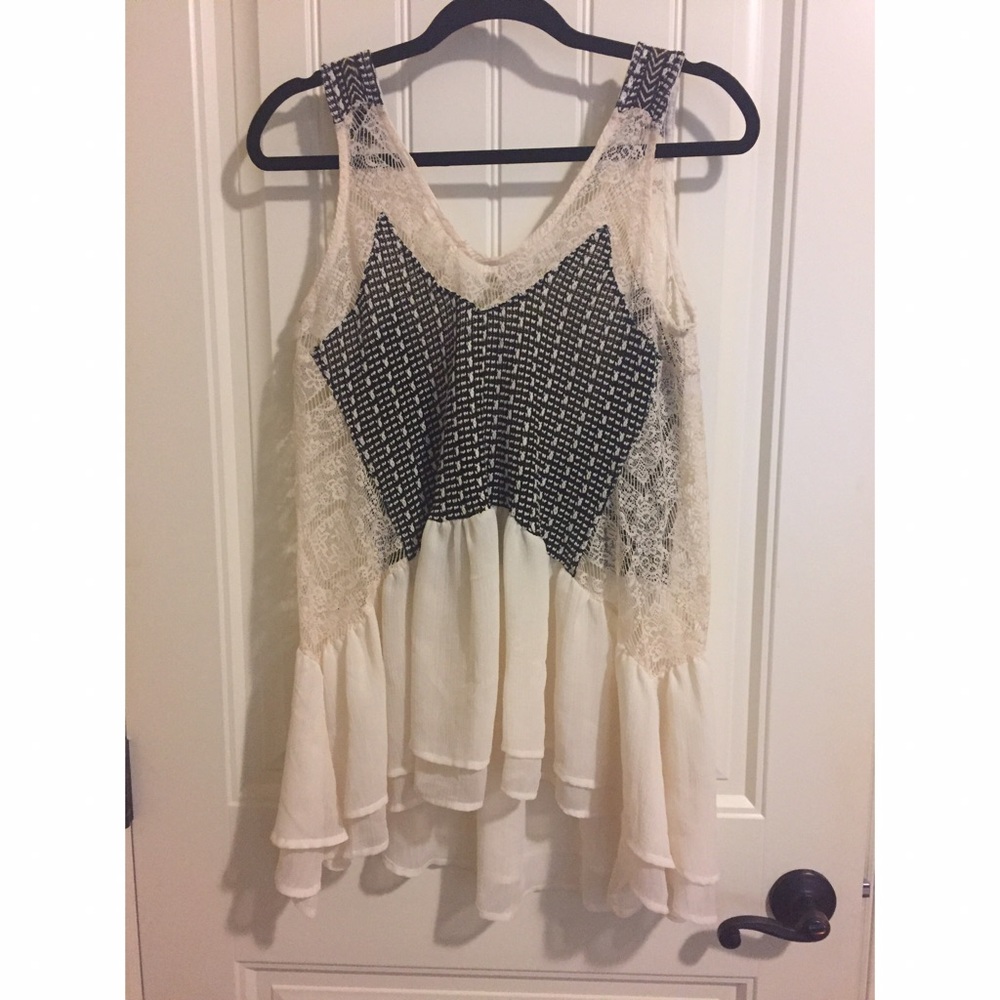 Super cute knitted flowy tunic
