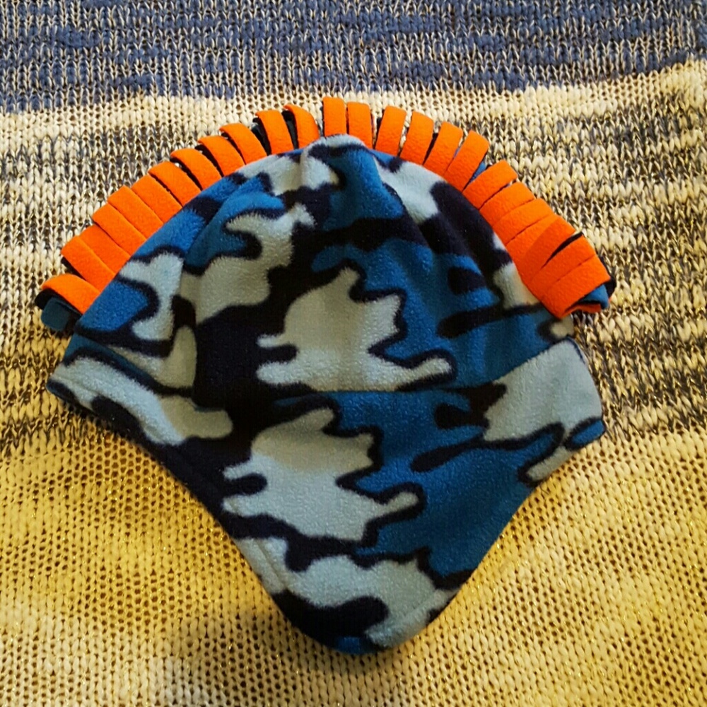 2 hats for kids. Bundle.