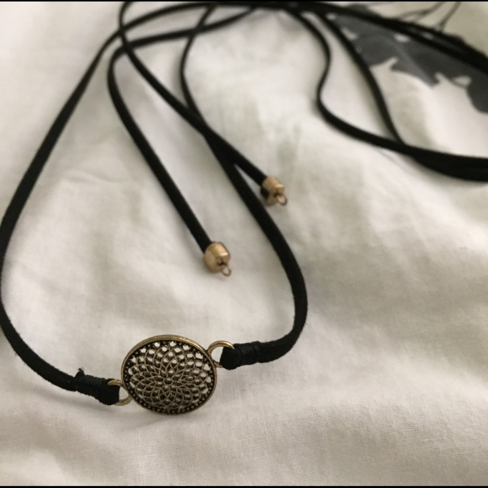 Wrap around choker/necklace