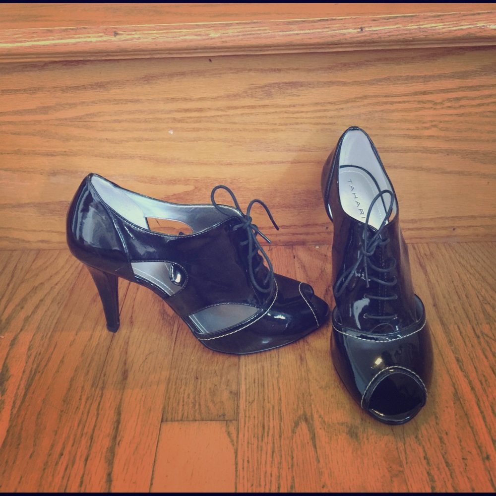 Cute Tahari booties with a heel!