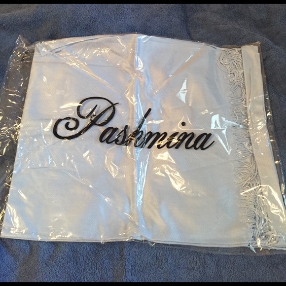 Pashmina - Picture 1 of 2