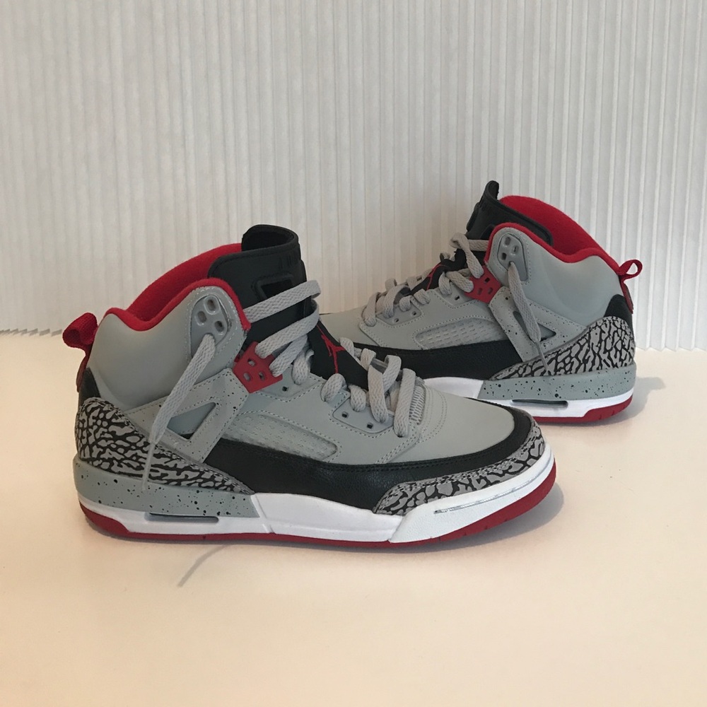 Jordan Spizike :: Wolf grey/gym red